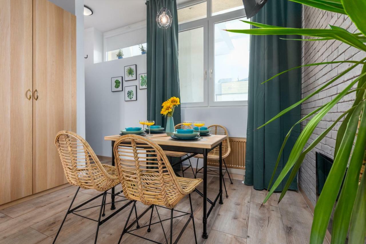 Apartments Wspolna 41 Warsaw By Renters Экстерьер фото